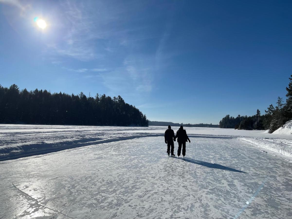 Pourvoirie Du Lac Blanc Saint-Alexis-des-Monts Esterno foto