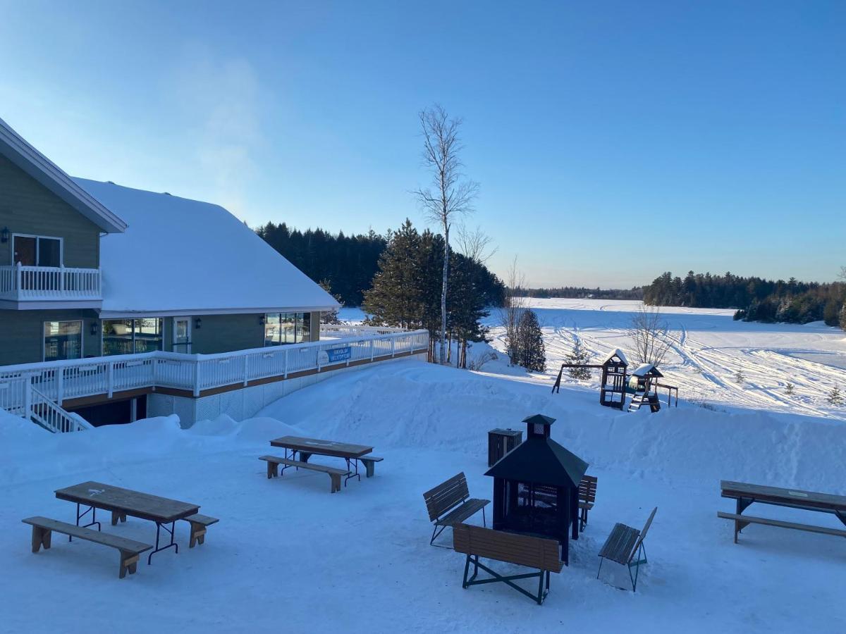 Pourvoirie Du Lac Blanc Saint-Alexis-des-Monts Esterno foto