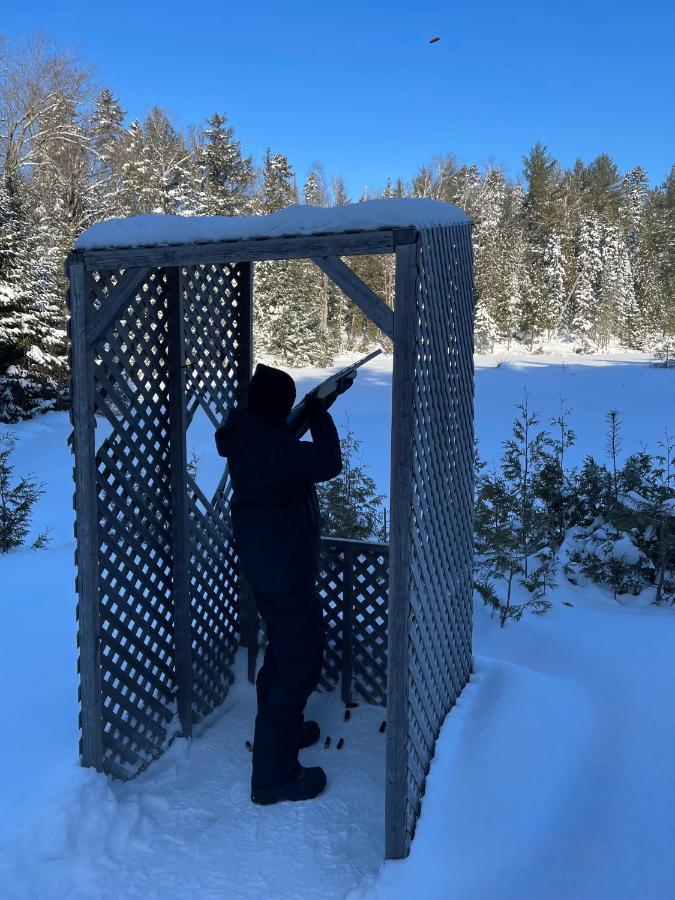 Pourvoirie Du Lac Blanc Saint-Alexis-des-Monts Esterno foto